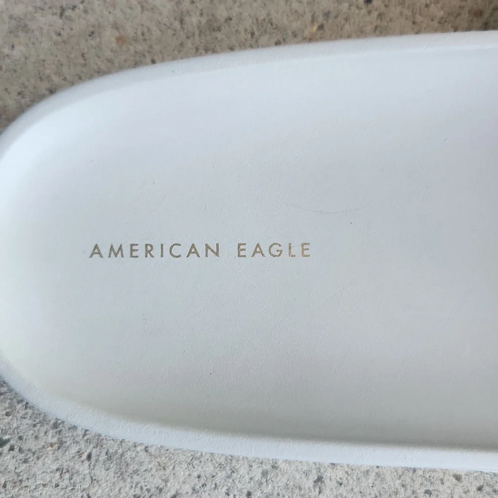 American Eagle Women's White Slide Sandals Size 11.